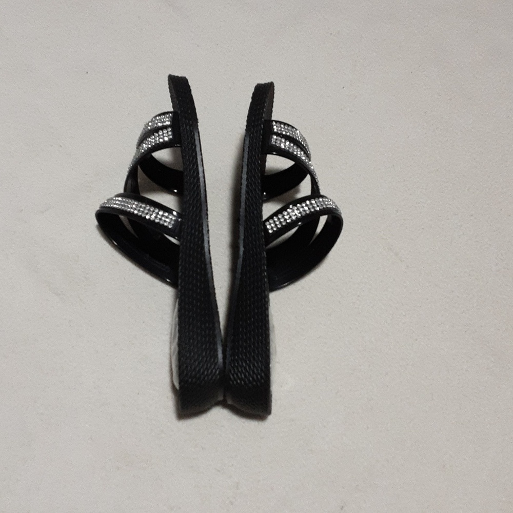 Ella Black Sandals with Silver Straps SIZE 8. - Picture 4 of 9
